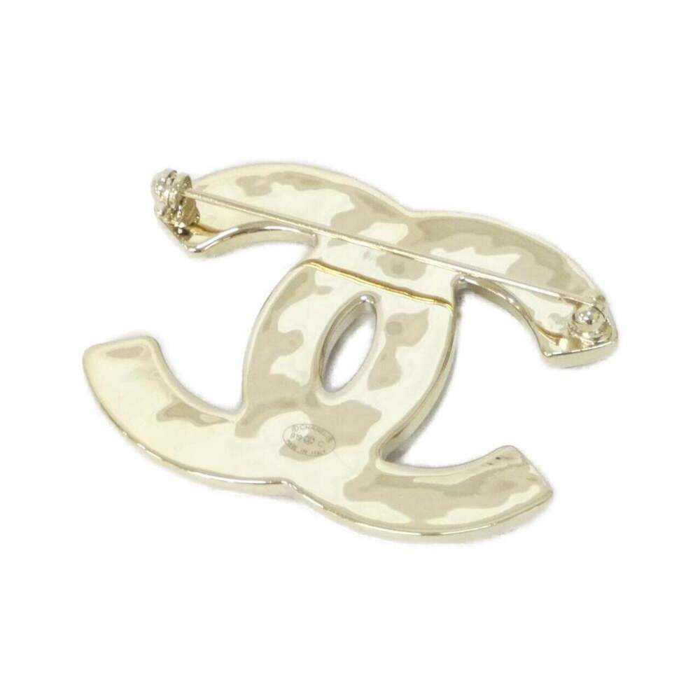 CHANEL Pink Brooch - Picture 2 of 4
